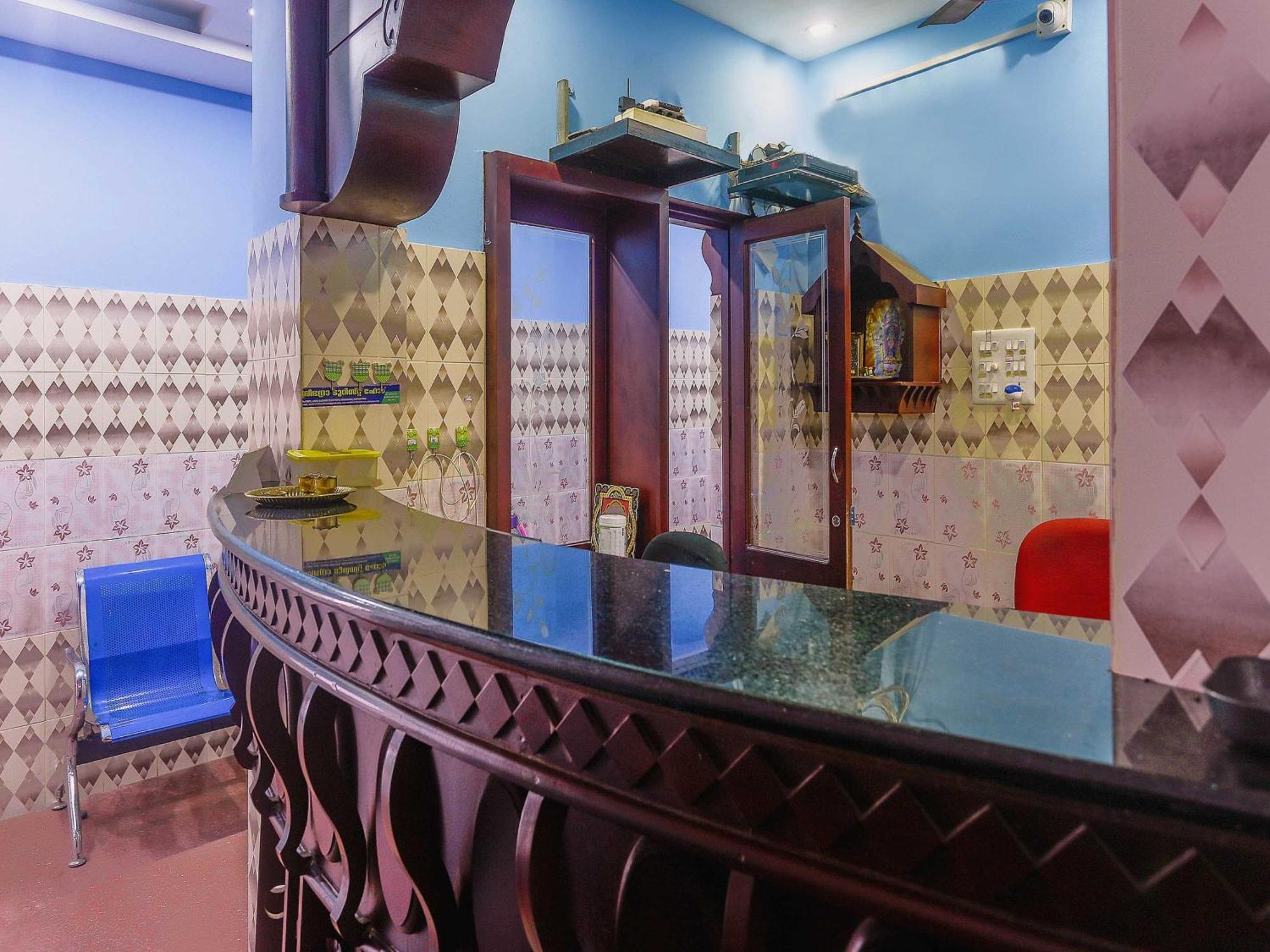 Hotel O Sree Bhadra Tourist Home Коллам Екстер'єр фото