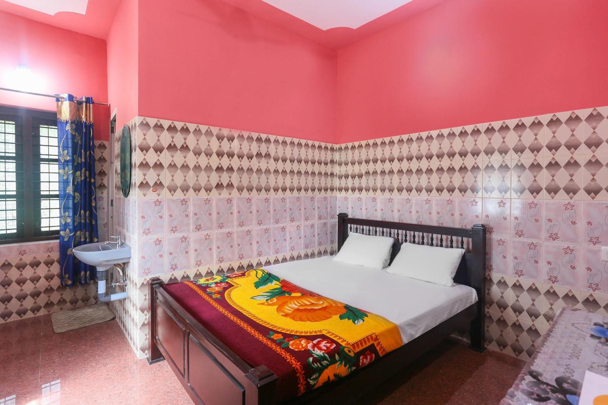 Hotel O Sree Bhadra Tourist Home Коллам Екстер'єр фото