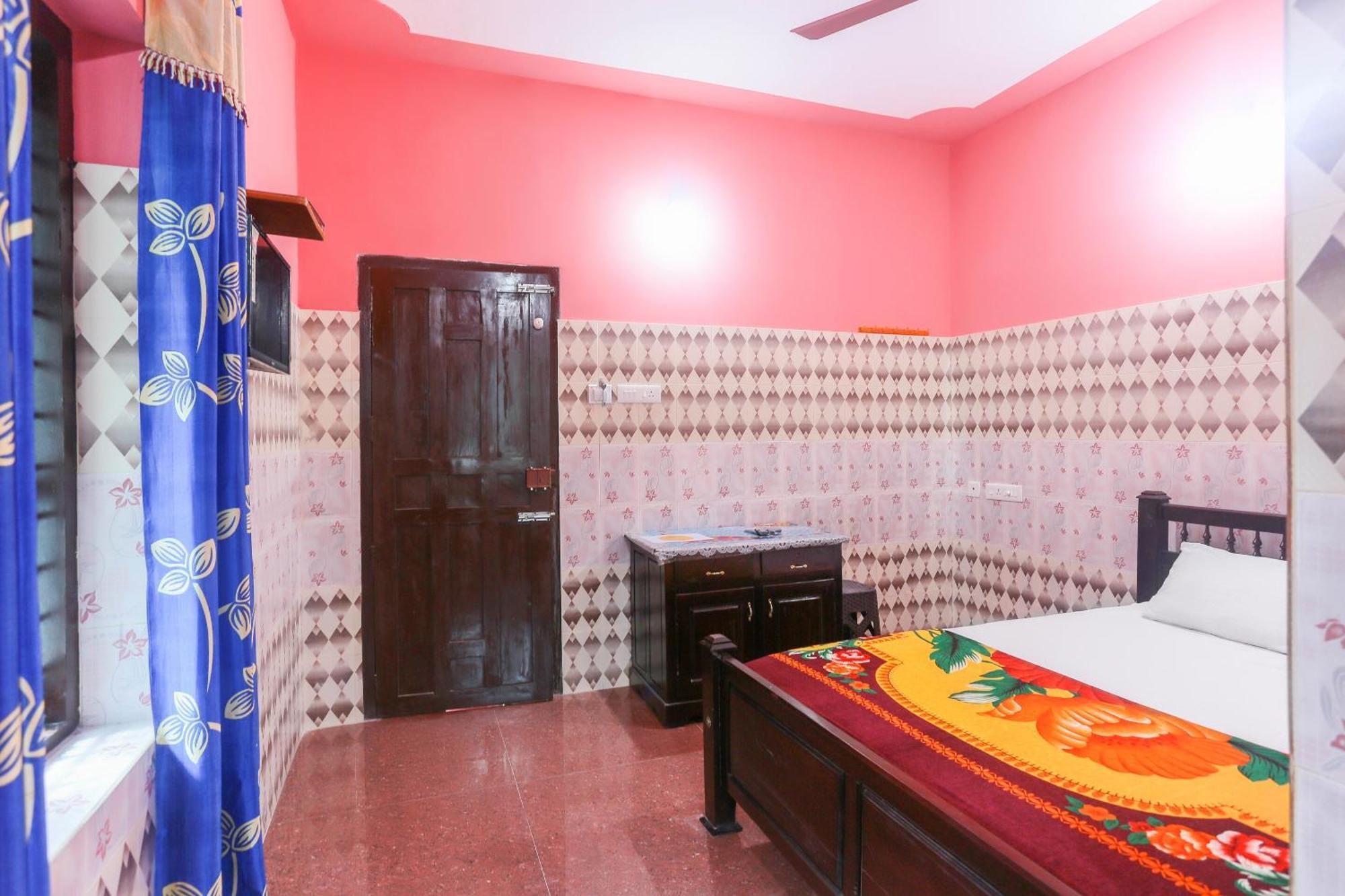 Hotel O Sree Bhadra Tourist Home Коллам Екстер'єр фото